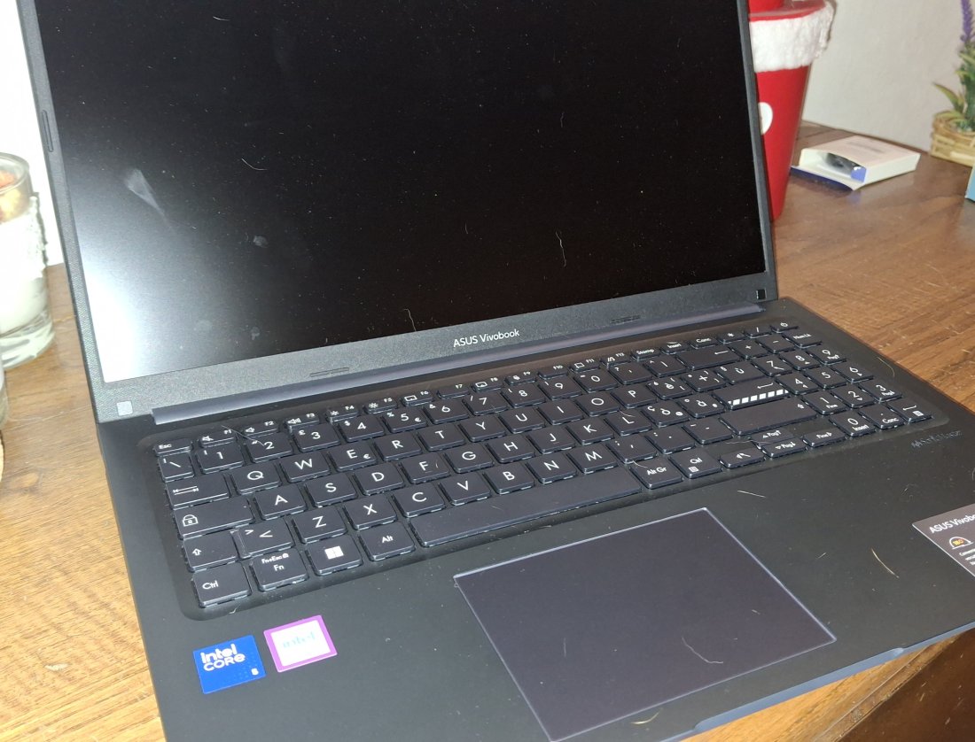 ASUS VivoBook 15